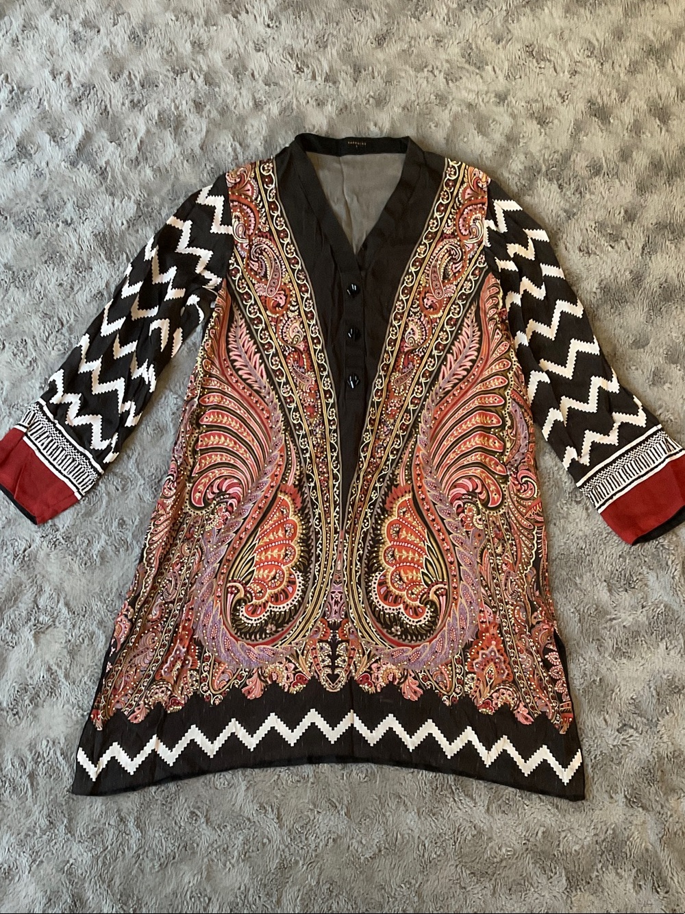 Paisley Embellished V-Neck Tunic Top - Black & Red